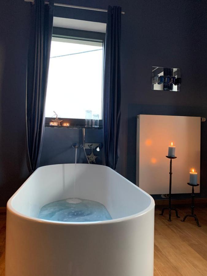 Design Appartment With Big Terrace Halsenbach Exteriör bild
